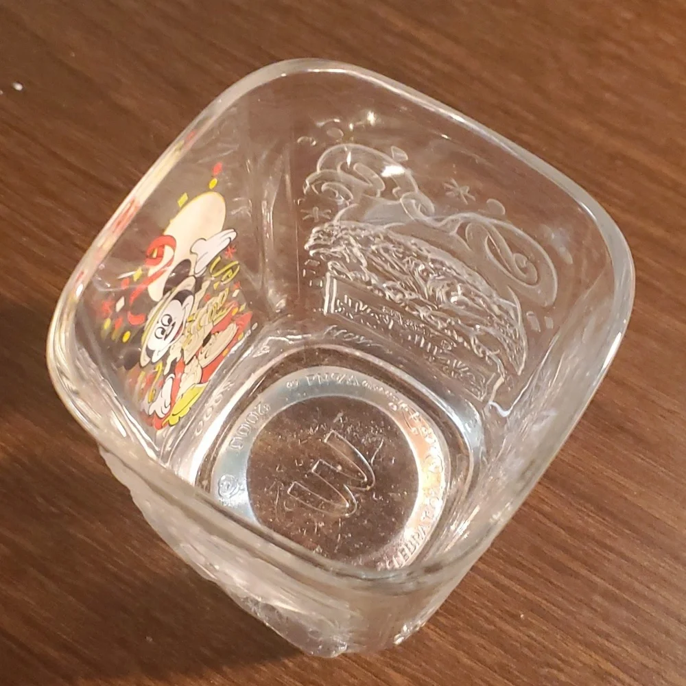 Mcdonalds 2000 magic Kingdom glass - Picture 5 of 7